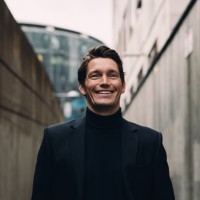 Alex Gilbert, Client Executive, 2i